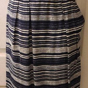 Jones New York, Size 2P, black and white skirt
